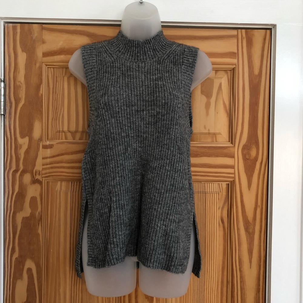Sleeveless sweater